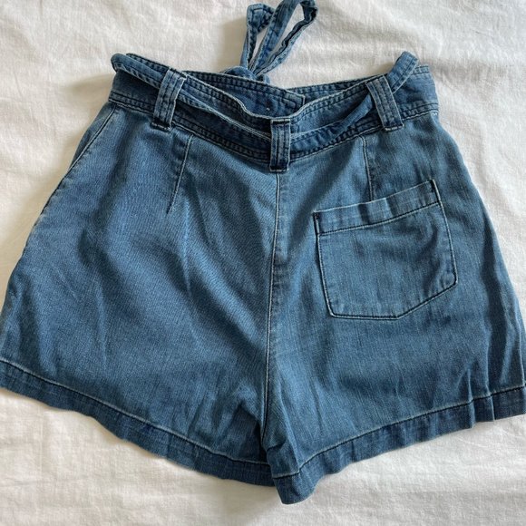 Aritizia || Wilfred High-Waisted Shorts - Picture 2 of 4